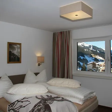 Apart Alpin * Tux